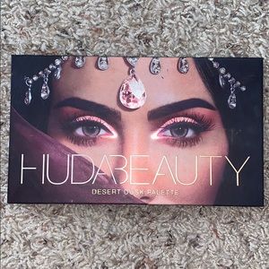 HUDA BEAUTY Desert Dusk Palette